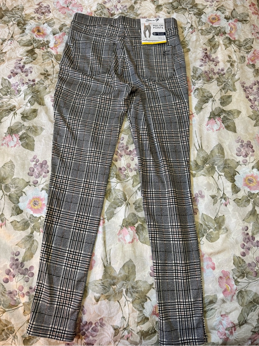 NWT Seven7 Women’s M Black Brown Glen Plaid Ponte Pull On Skinny Pants